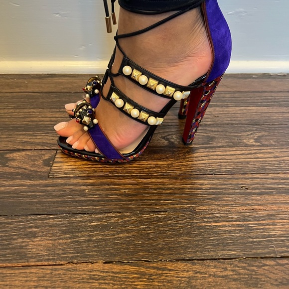 Authentic Christian Louboutin  Sandals - Picture 10 of 11